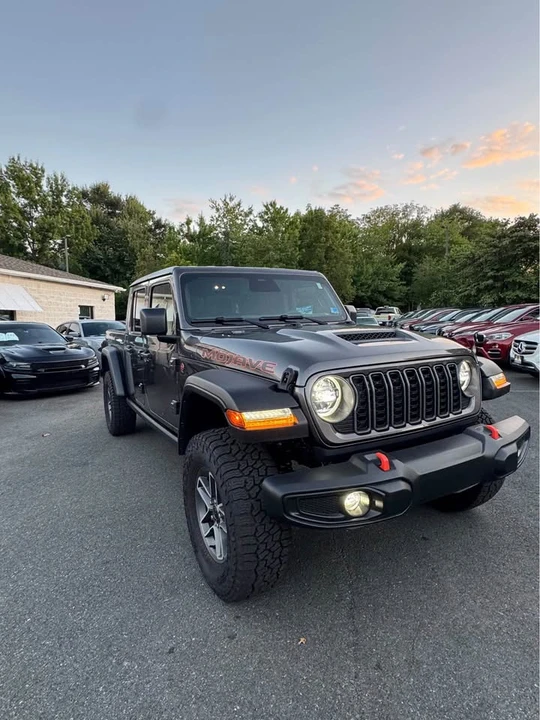 2026 Jeep JT Gladiator - Image 4 of 19