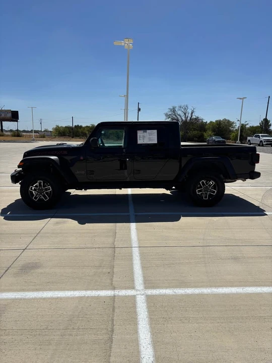 2026 Jeep JT Gladiator - Image 8 of 13