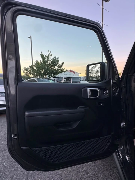 2026 Jeep JT Gladiator - Image 11 of 19