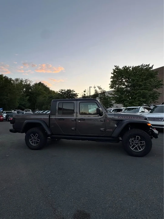 2026 Jeep JT Gladiator - Image 3 of 19