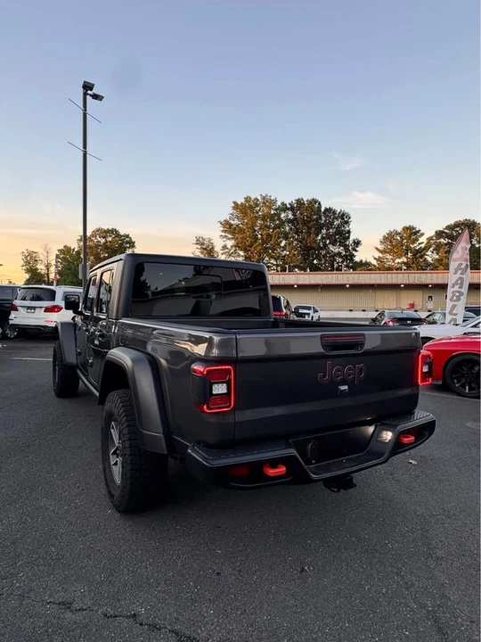 2026 Jeep JT Gladiator - Image 16 of 19