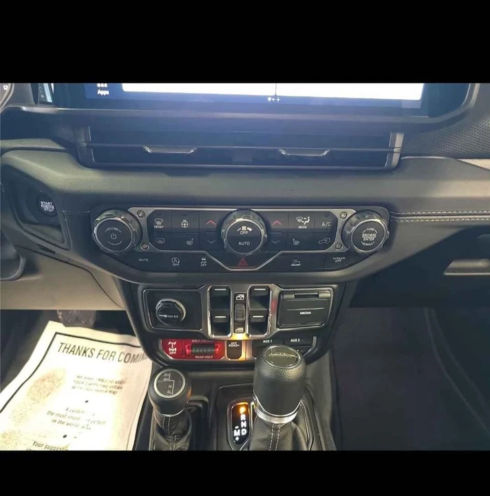 2026 Jeep JT Gladiator - Image 15 of 19