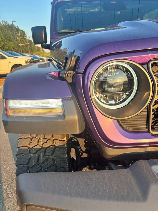 2026 Jeep JT Gladiator - Image 10 of 14