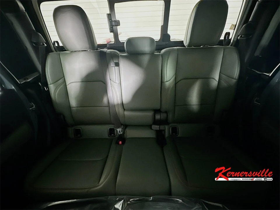 2026 Jeep JT Gladiator - Image 10 of 21