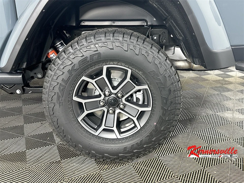 2026 Jeep JT Gladiator - Image 17 of 21