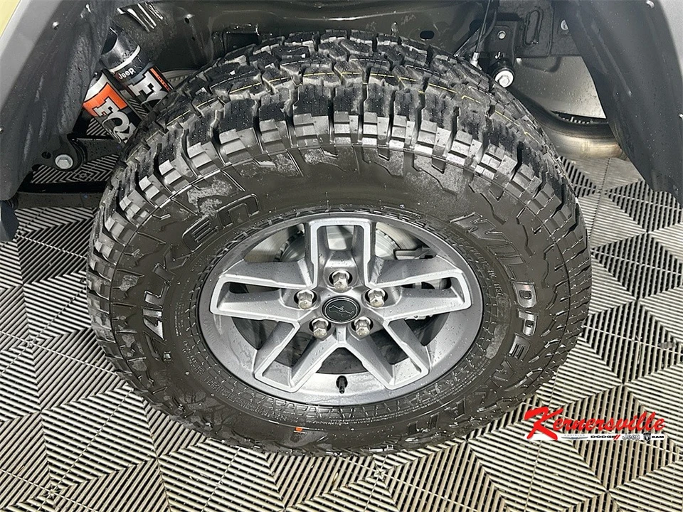 2026 Jeep JT Gladiator - Image 16 of 21