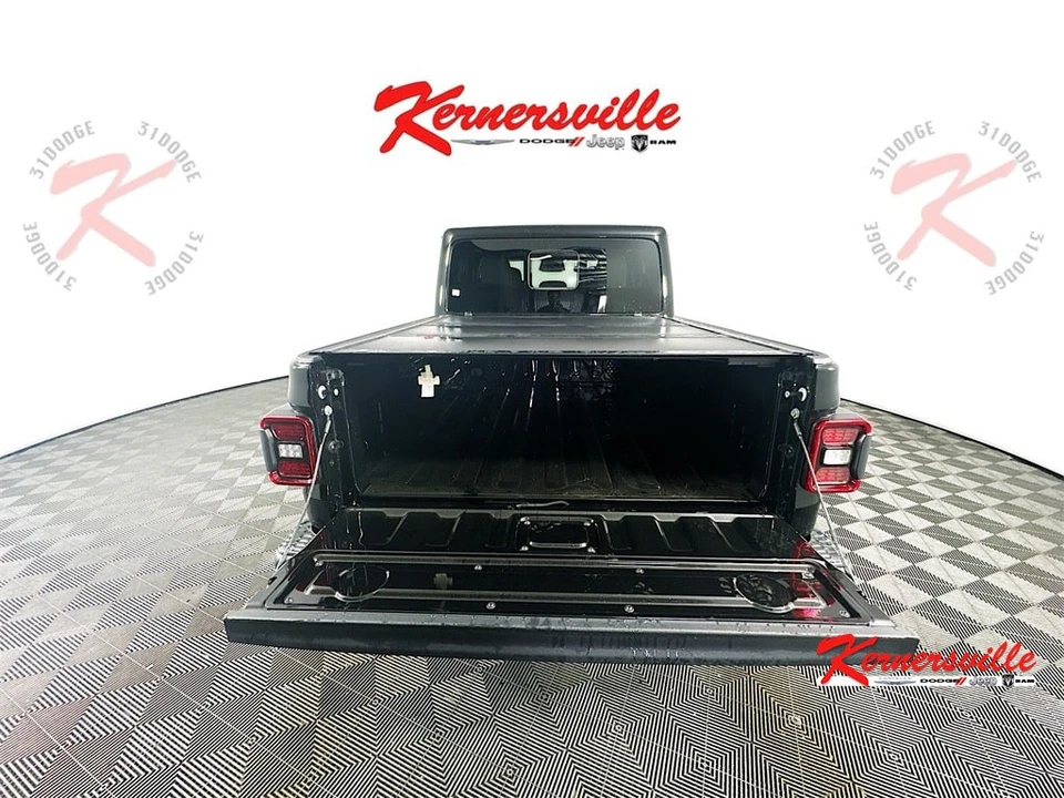 2026 Jeep JT Gladiator - Image 15 of 20