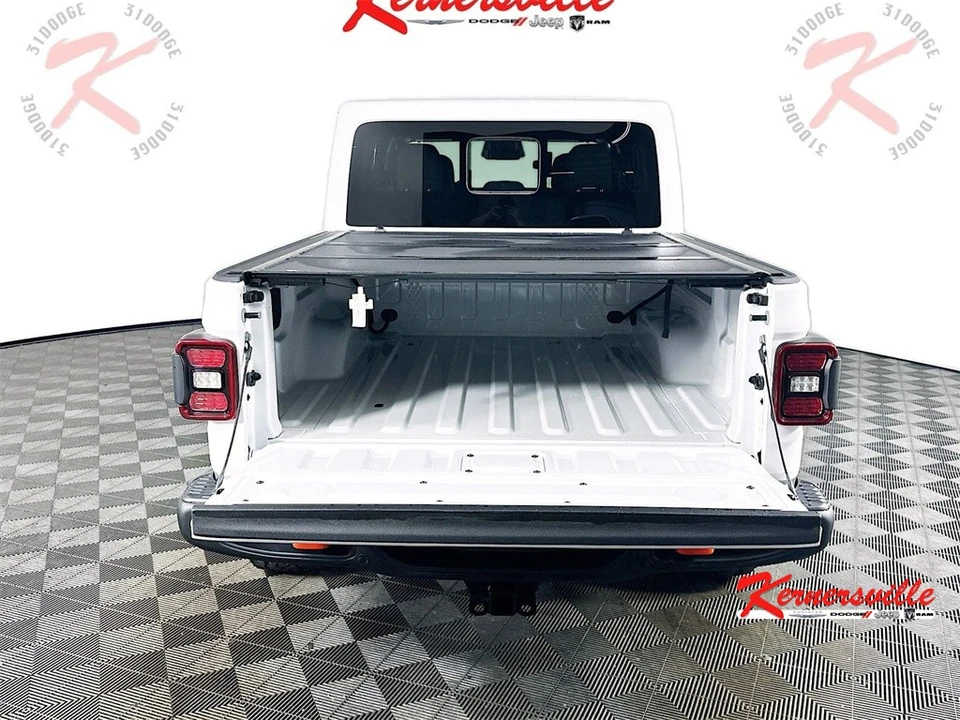 2026 Jeep JT Gladiator - Image 16 of 21