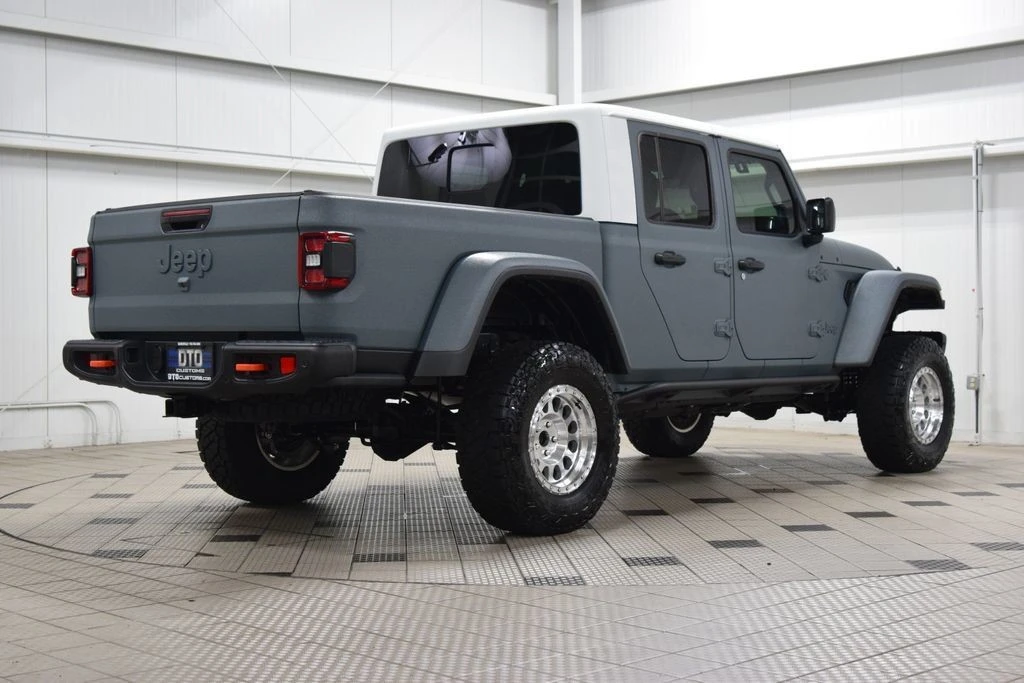 2026 Jeep JT Gladiator - Image 7 of 31