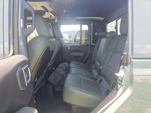 2026 Jeep JT Gladiator - Image 8 of 28
