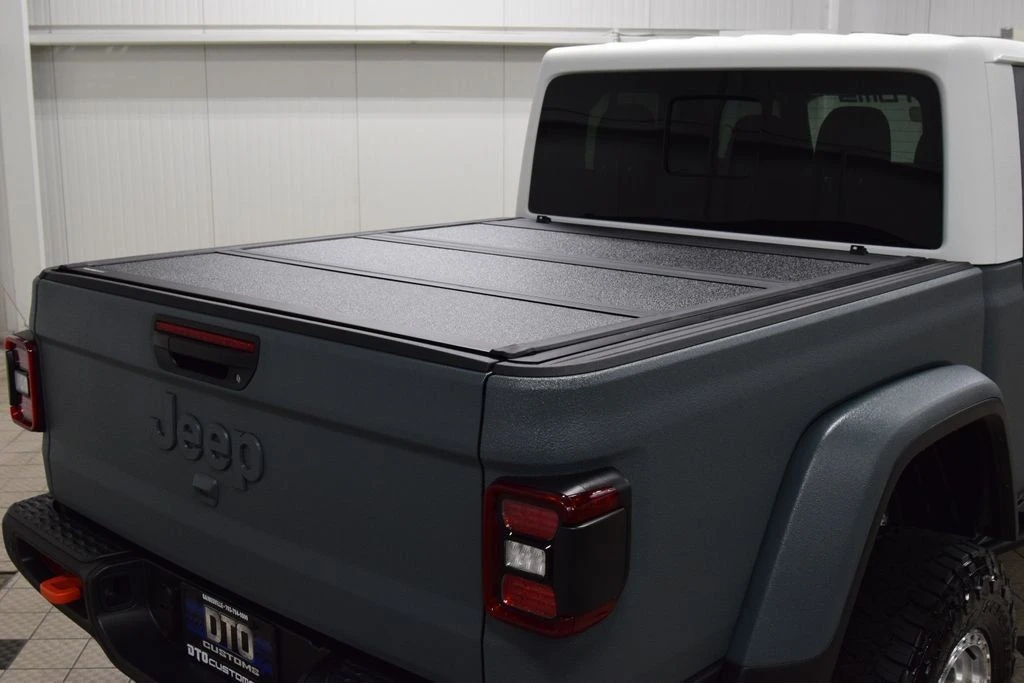 2026 Jeep JT Gladiator - Image 24 of 31