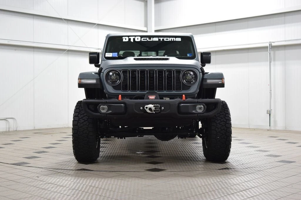 2026 Jeep JT Gladiator - Image 2 of 31