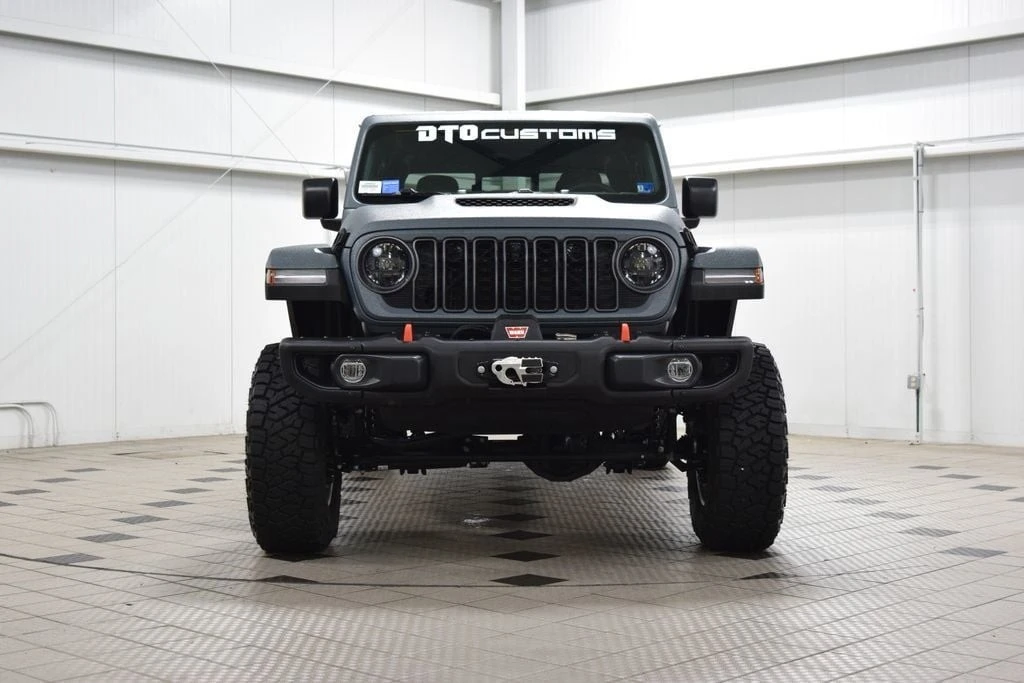 2026 Jeep JT Gladiator - Image 2 of 31