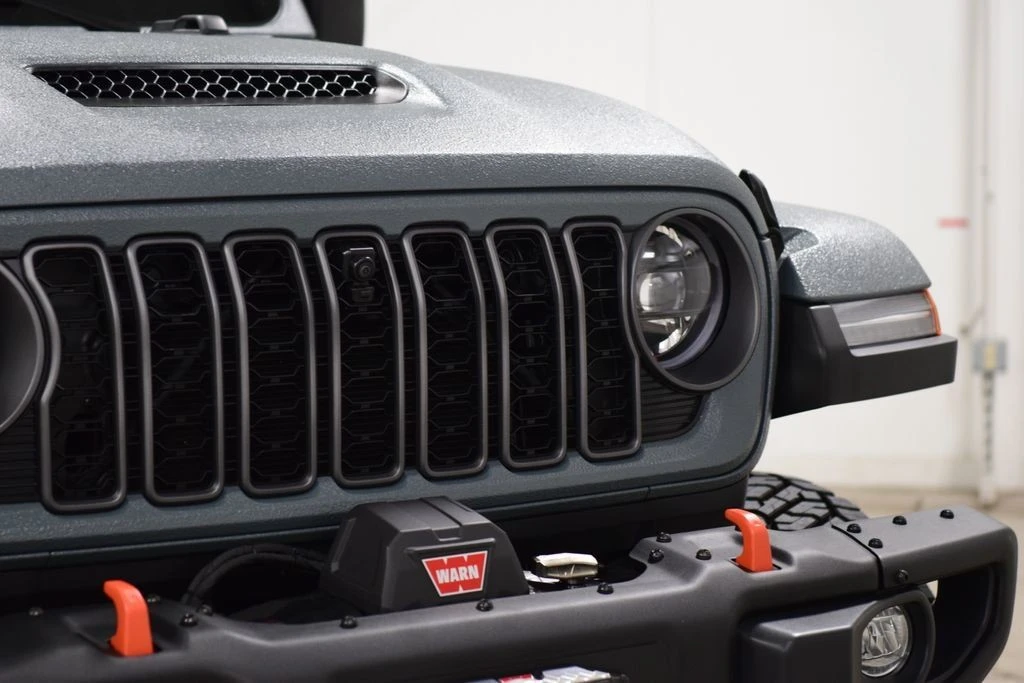 2026 Jeep JT Gladiator - Image 11 of 31
