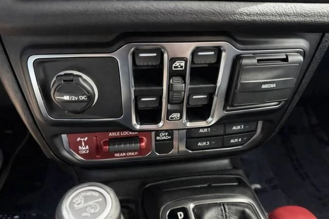 2026 Jeep JT Gladiator - Image 13 of 28