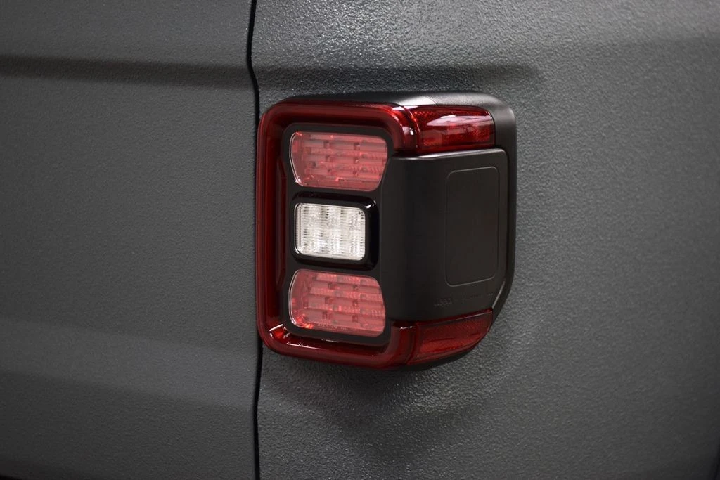 2026 Jeep JT Gladiator - Image 19 of 31