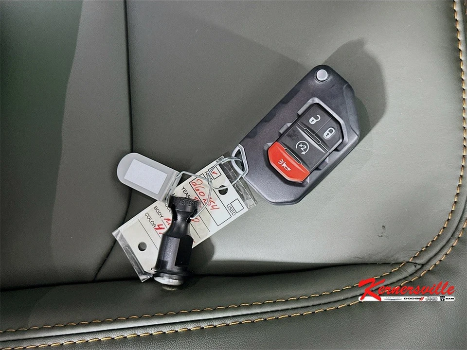 2026 Jeep JT Gladiator - Image 19 of 21