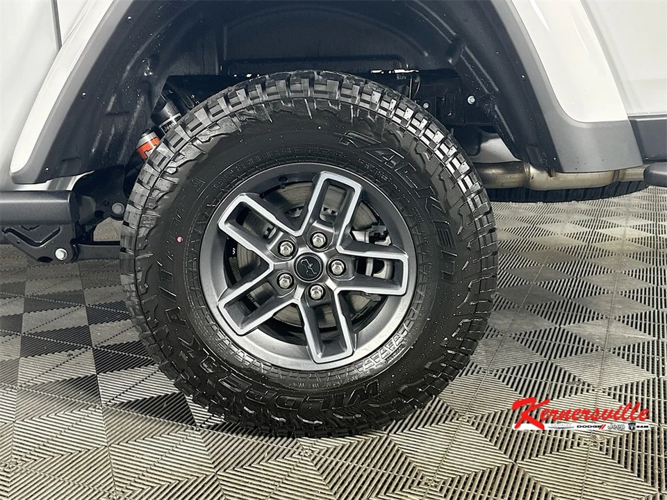 2026 Jeep JT Gladiator - Image 17 of 21