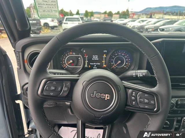 2026 Jeep JT Gladiator - Image 14 of 20
