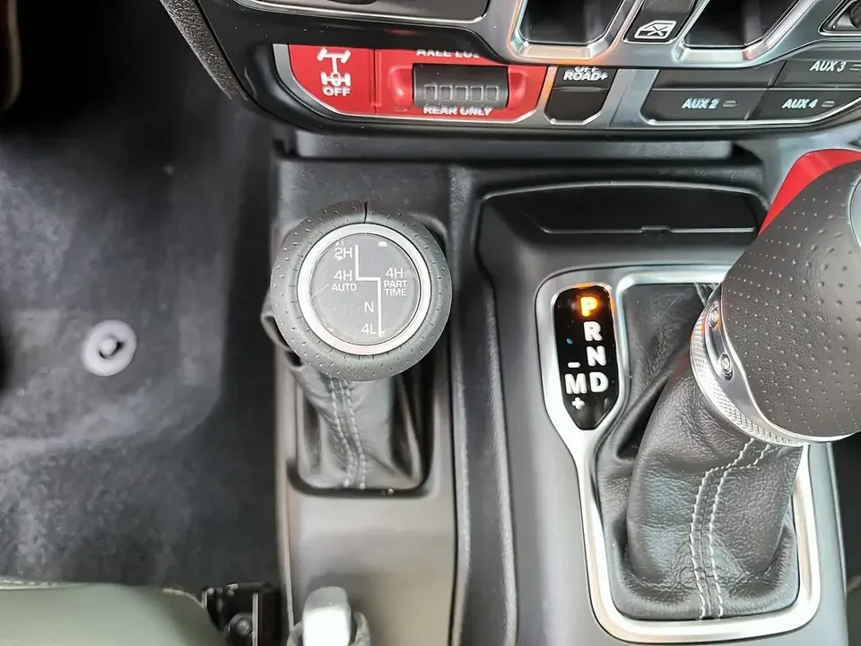 2026 Jeep JT Gladiator - Image 19 of 20