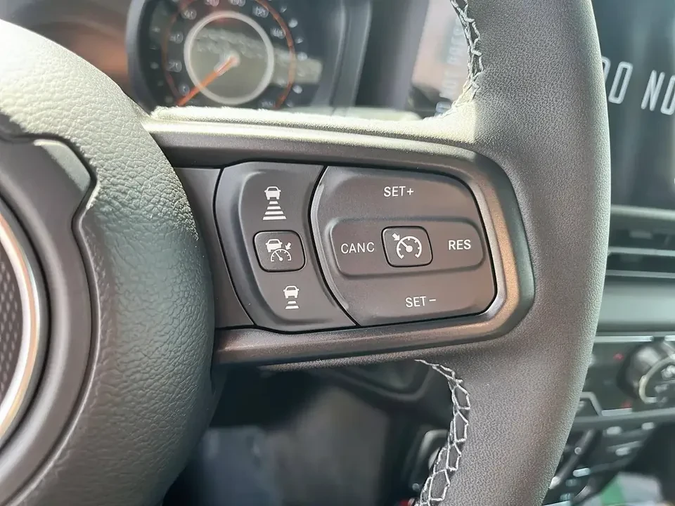 2026 Jeep JT Gladiator - Image 15 of 20