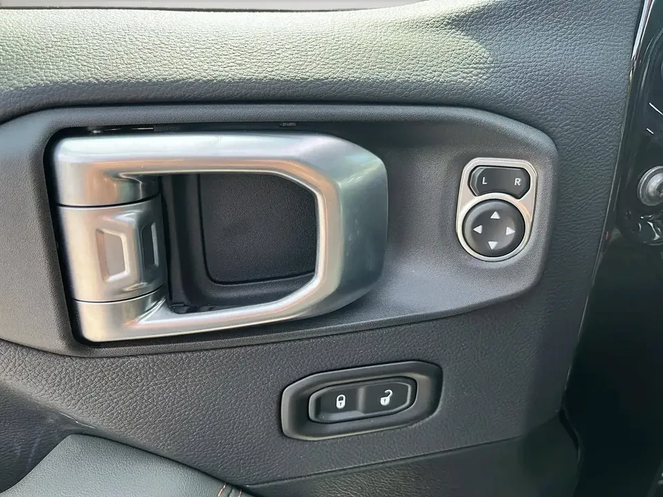 2026 Jeep JT Gladiator - Image 12 of 20