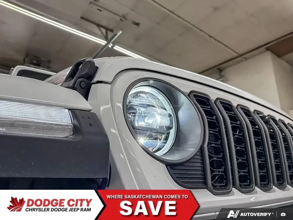 2026 Jeep JT Gladiator - Image 13 of 21