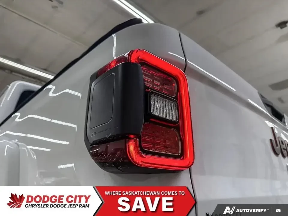 2026 Jeep JT Gladiator - Image 16 of 21