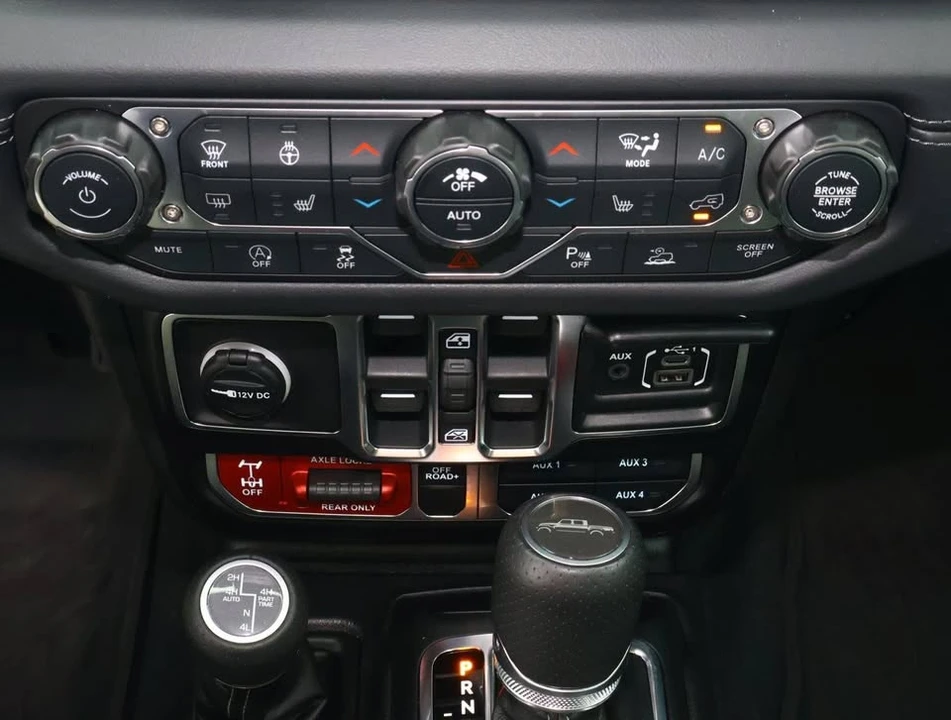 2026 Jeep JT Gladiator - Image 15 of 20