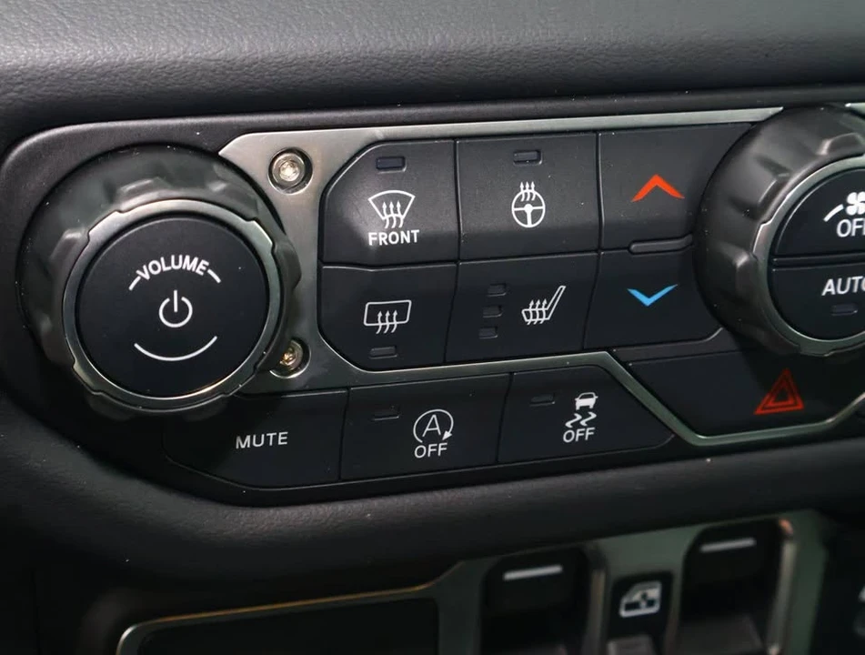 2026 Jeep JT Gladiator - Image 16 of 20