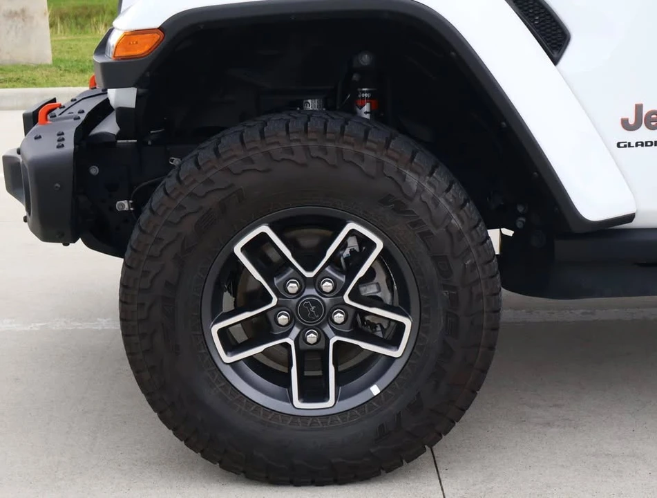 2026 Jeep JT Gladiator - Image 7 of 20