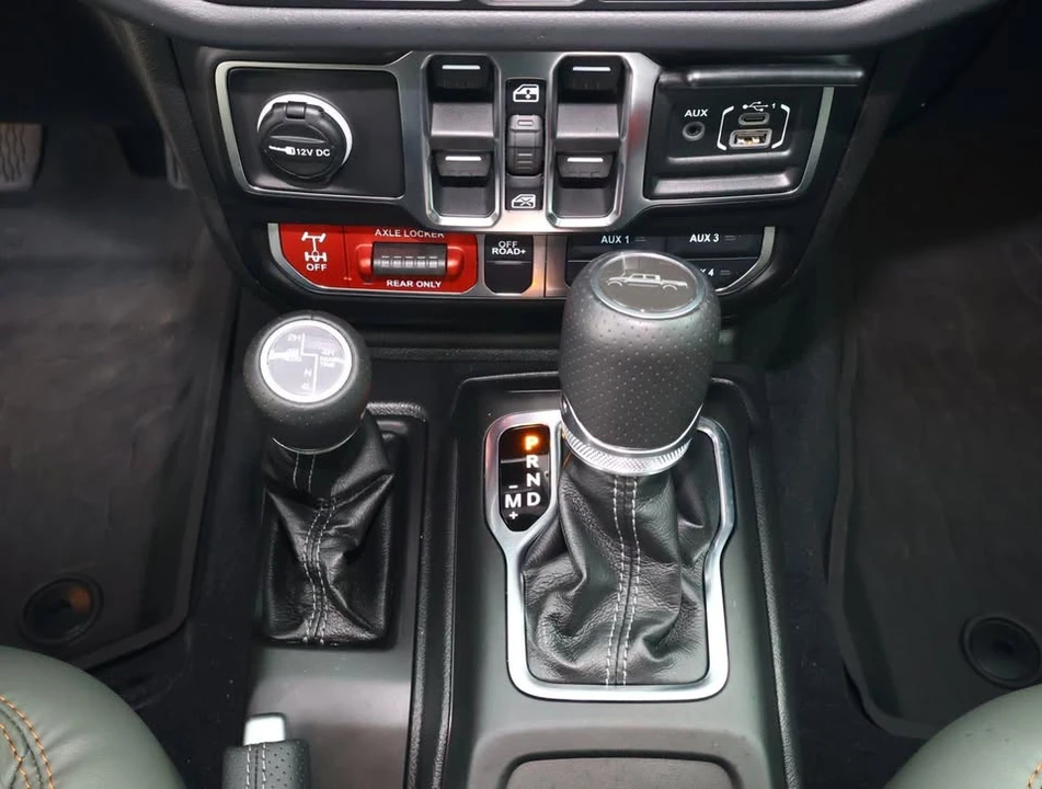 2026 Jeep JT Gladiator - Image 14 of 20