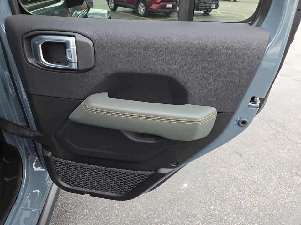 2026 Jeep JT Gladiator - Image 17 of 20
