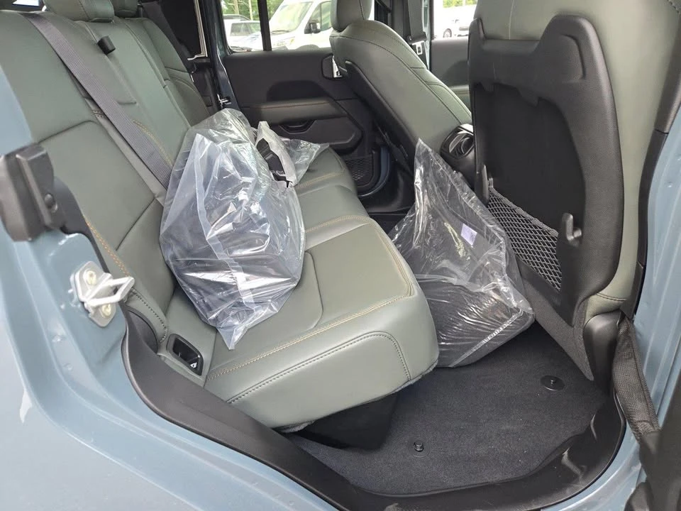 2026 Jeep JT Gladiator - Image 18 of 20