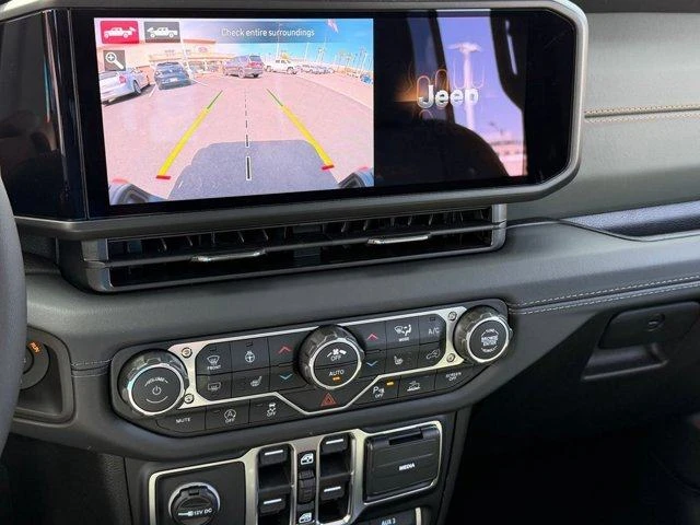 2026 Jeep JT Gladiator - Image 14 of 20