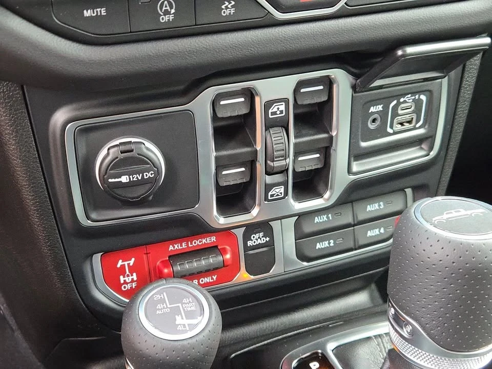 2026 Jeep JT Gladiator - Image 11 of 20