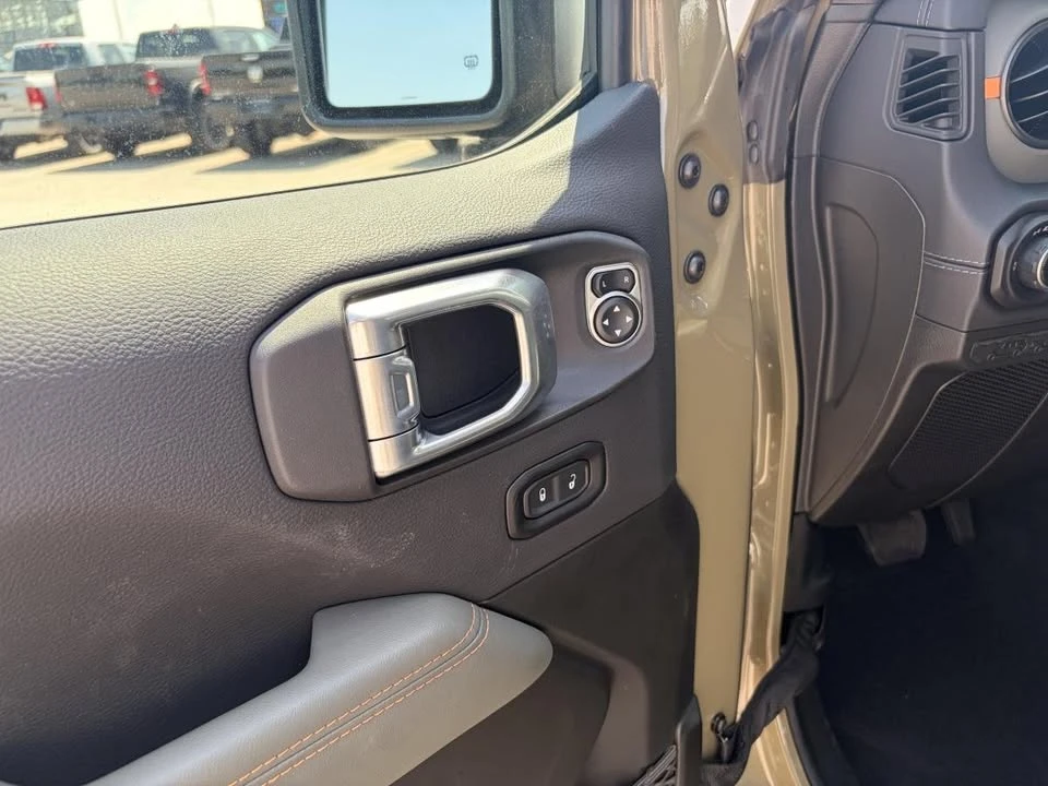 2026 Jeep JT Gladiator - Image 16 of 20