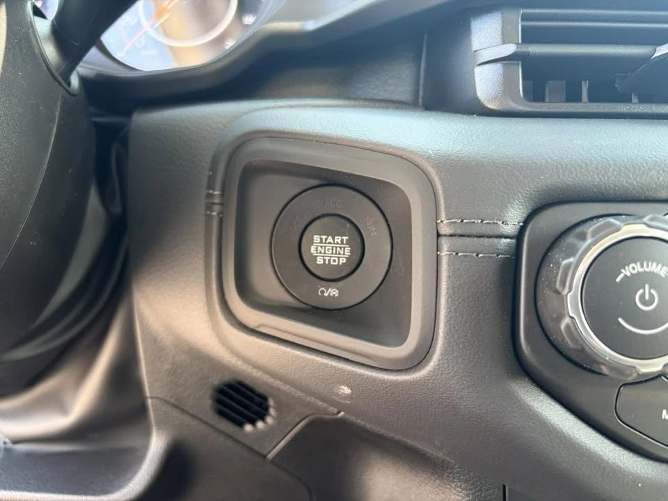2026 Jeep JT Gladiator - Image 19 of 20