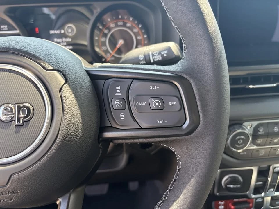 2026 Jeep JT Gladiator - Image 15 of 20