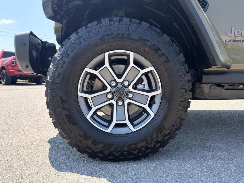 2026 Jeep JT Gladiator - Image 10 of 20