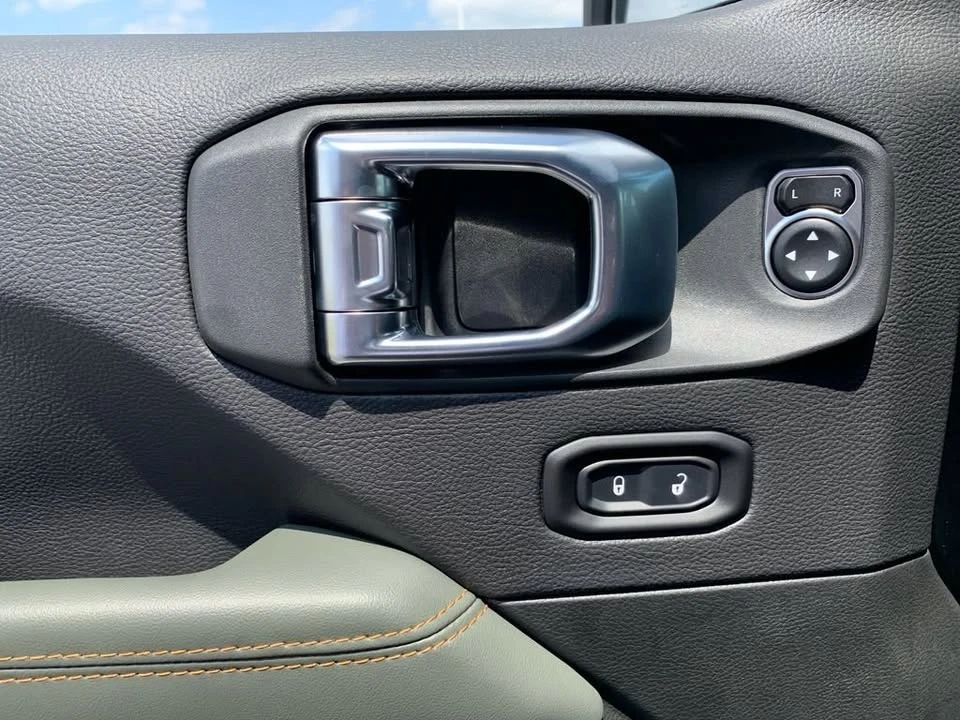 2026 Jeep JT Gladiator - Image 12 of 20