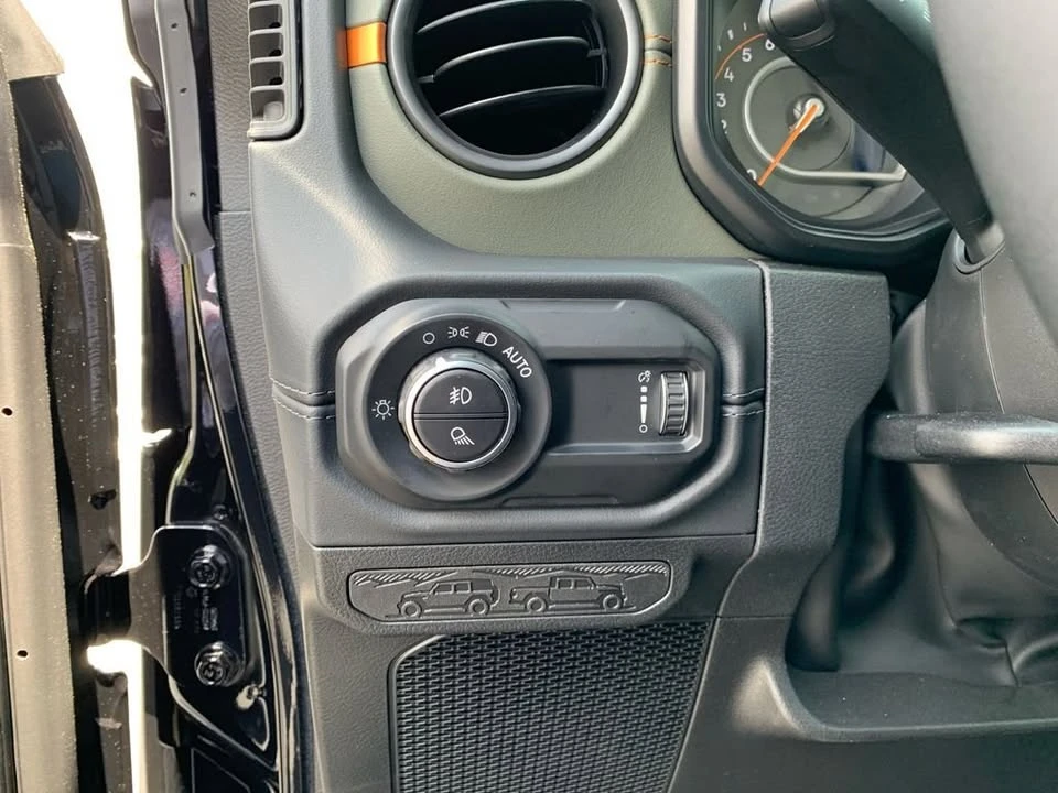 2026 Jeep JT Gladiator - Image 13 of 20
