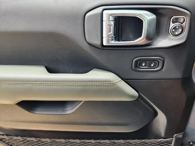 2026 Jeep JT Gladiator - Image 17 of 20