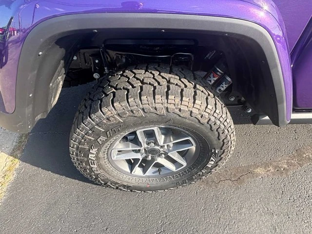 2026 Jeep JT Gladiator - Image 10 of 20