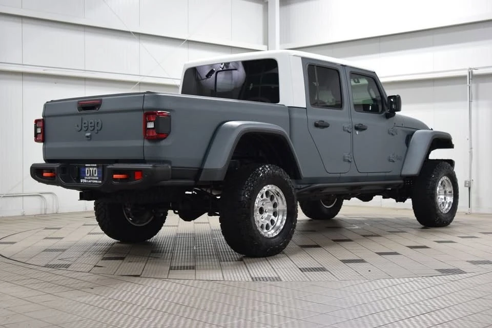2026 Jeep JT Gladiator - Image 7 of 17