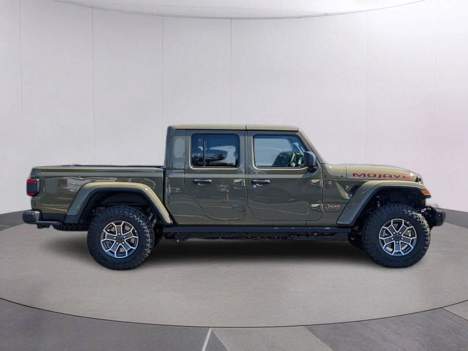 2026 Jeep JT Gladiator - Image 8 of 10