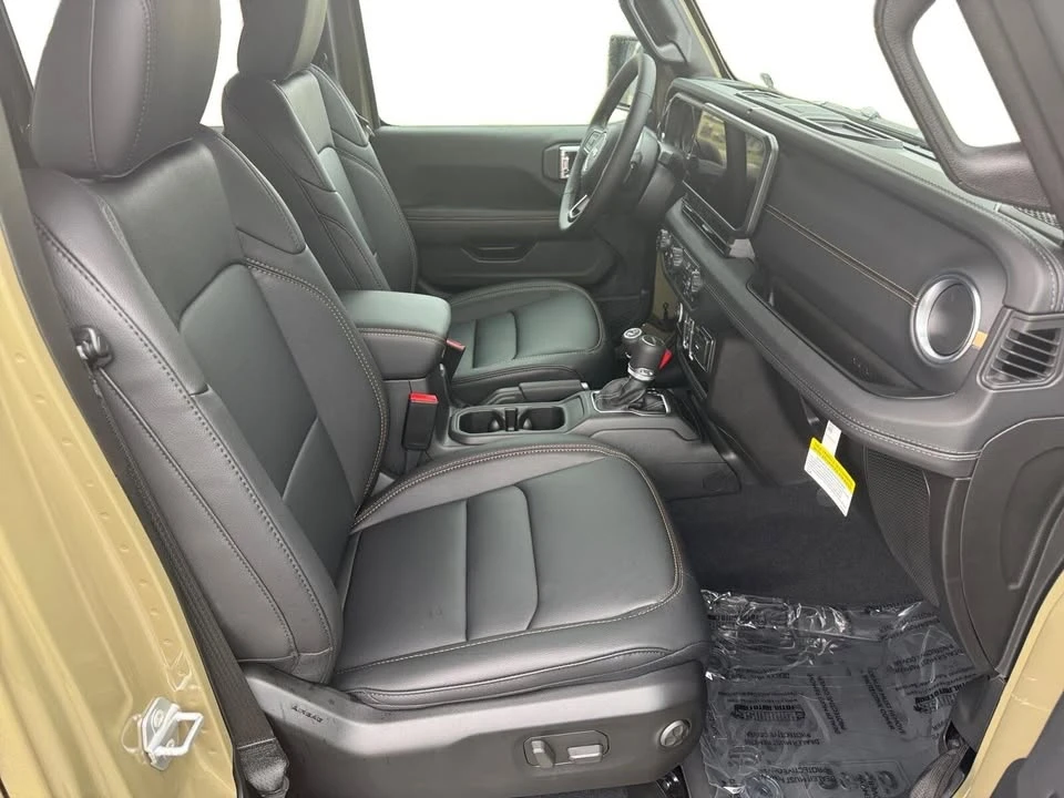2026 Jeep JT Gladiator - Image 15 of 20