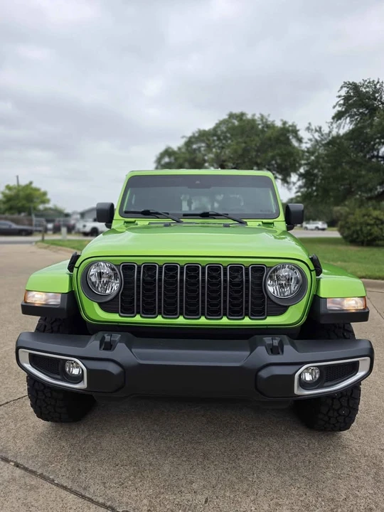 2026 Jeep JT Gladiator - Image 2 of 14