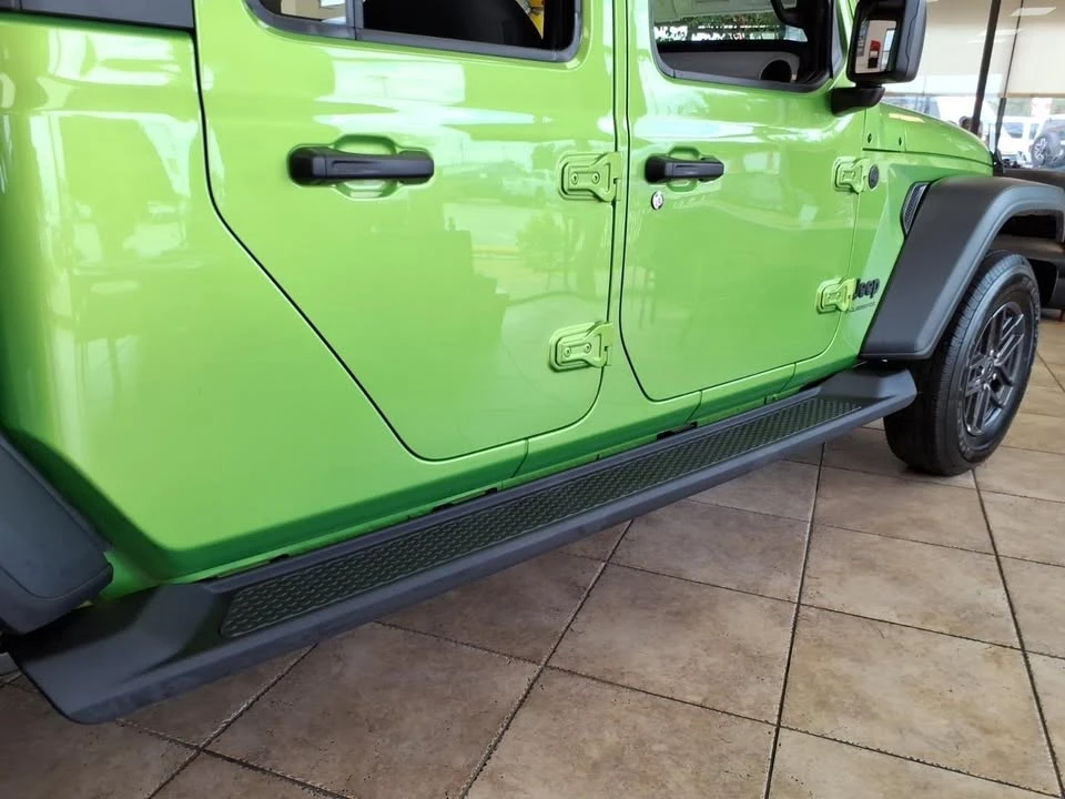 2026 Jeep JT Gladiator - Image 5 of 15