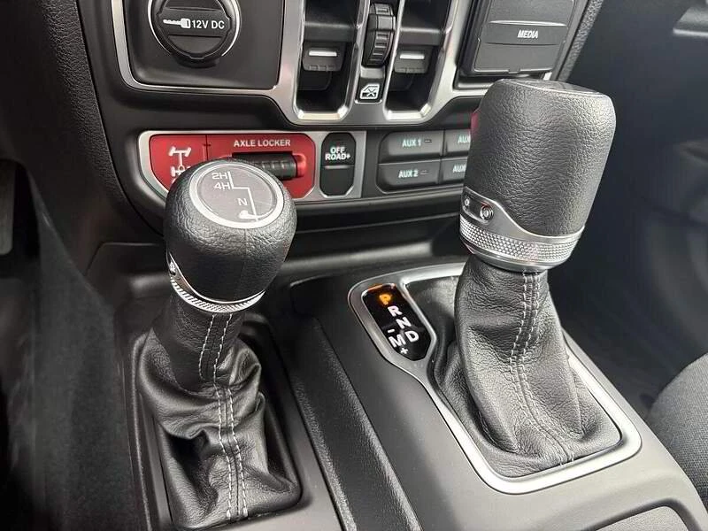 2026 Jeep JT Gladiator - Image 13 of 20